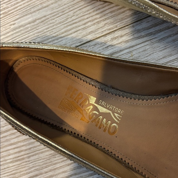 Salvatore Ferragamo Champagne Gold Glitter Ballerina Flats W/Bow size 8 1/2 - Picture 3 of 11